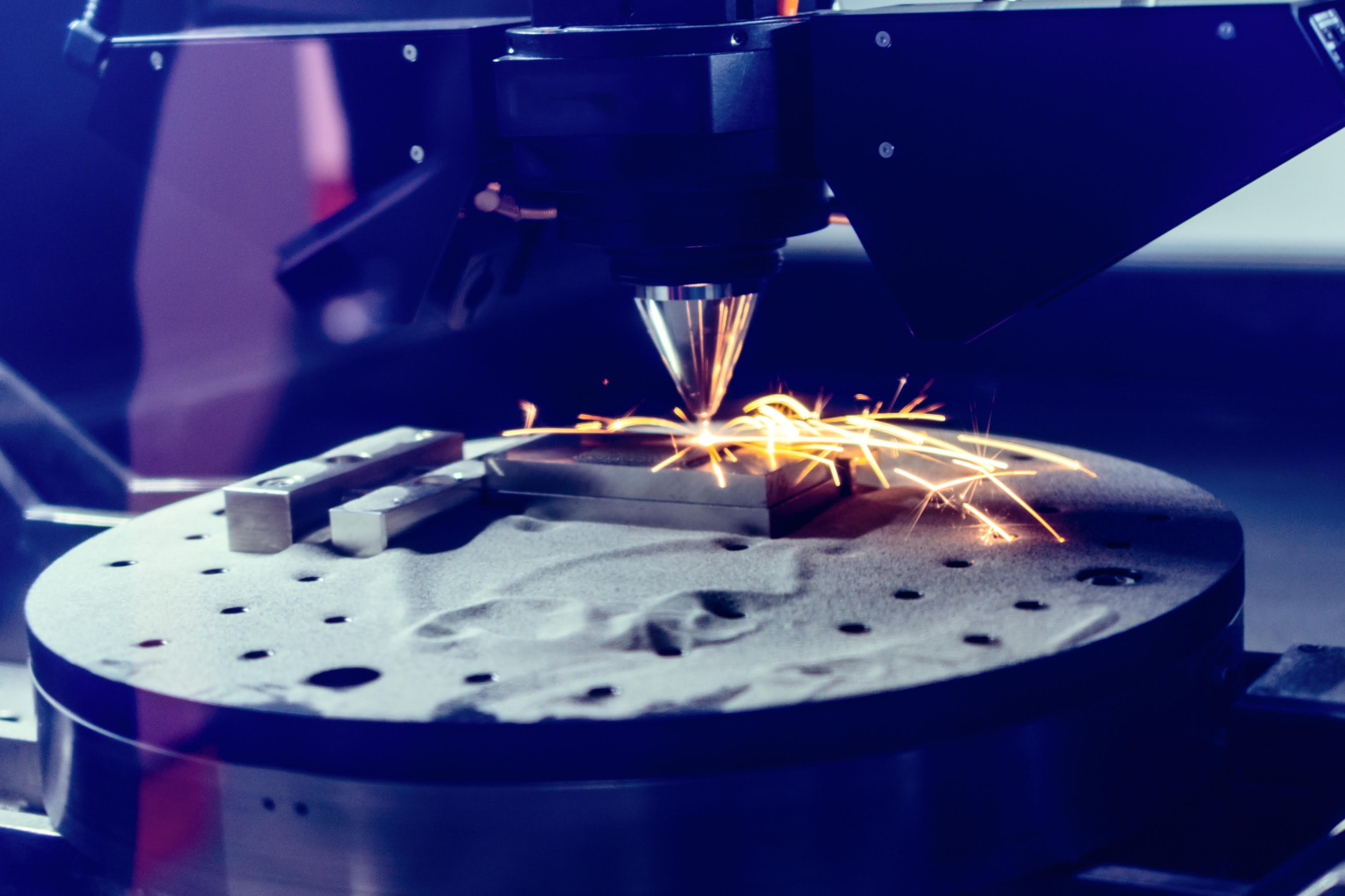  AR-Filter (Entspiegeltes Glas) schützt punktgenaue Fokussierung des YAG-Lasers für den 3D-Sinterdruck