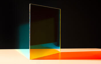 Dichroic colour-effect filter FE Red (night) - oblique view Dichroic colour-effect filter FE Red (night) - oblique view