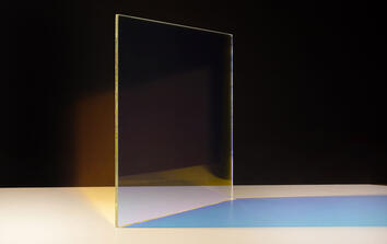 Dichroic colour-effect filter FM Turquoise (night) - oblique view Dichroic colour-effect filter FM Turquoise (night) - oblique view