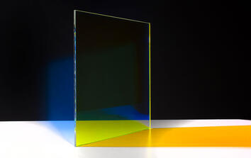 Dichroic colour-effect filter FS Orange 585 (Night) - oblique view Dichroic colour-effect filter FS Orange 585 (Night) - oblique view