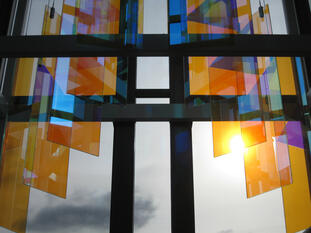 Alexander Tylevich - "Time suspended", Installation with dichroic glass