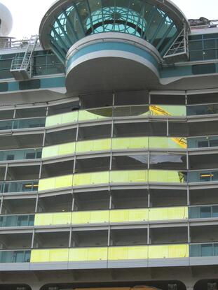 Farbeffekte an den Balkonen