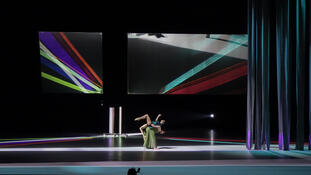 Bühnenbild mit dichroitischen Filtern für "Moving Colours"