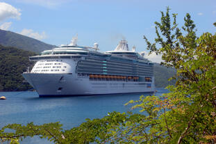 Liberty of The Seas: Balconies with iridescent colour effect "Cyan"